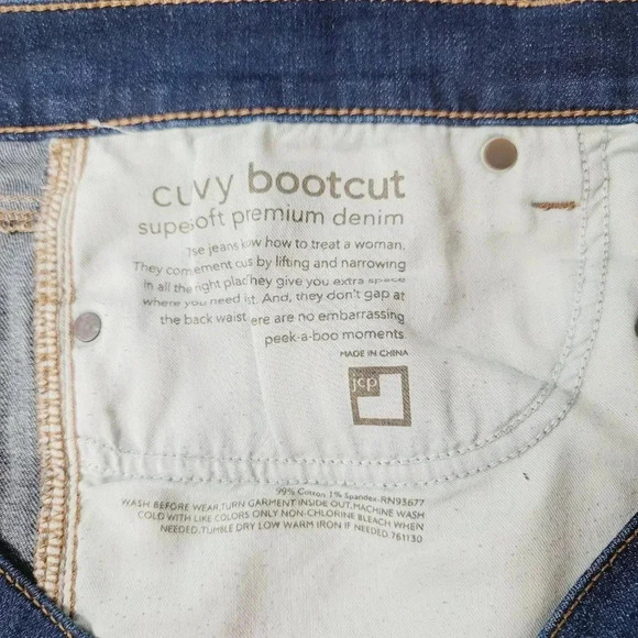 JCP Women's Super Soft Premium Denim Curvy Bootcut Jeans Blue Size 33/16 - Picture 6 of 8